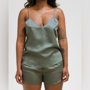 🤎Ettitude Sateen Shortie Moss